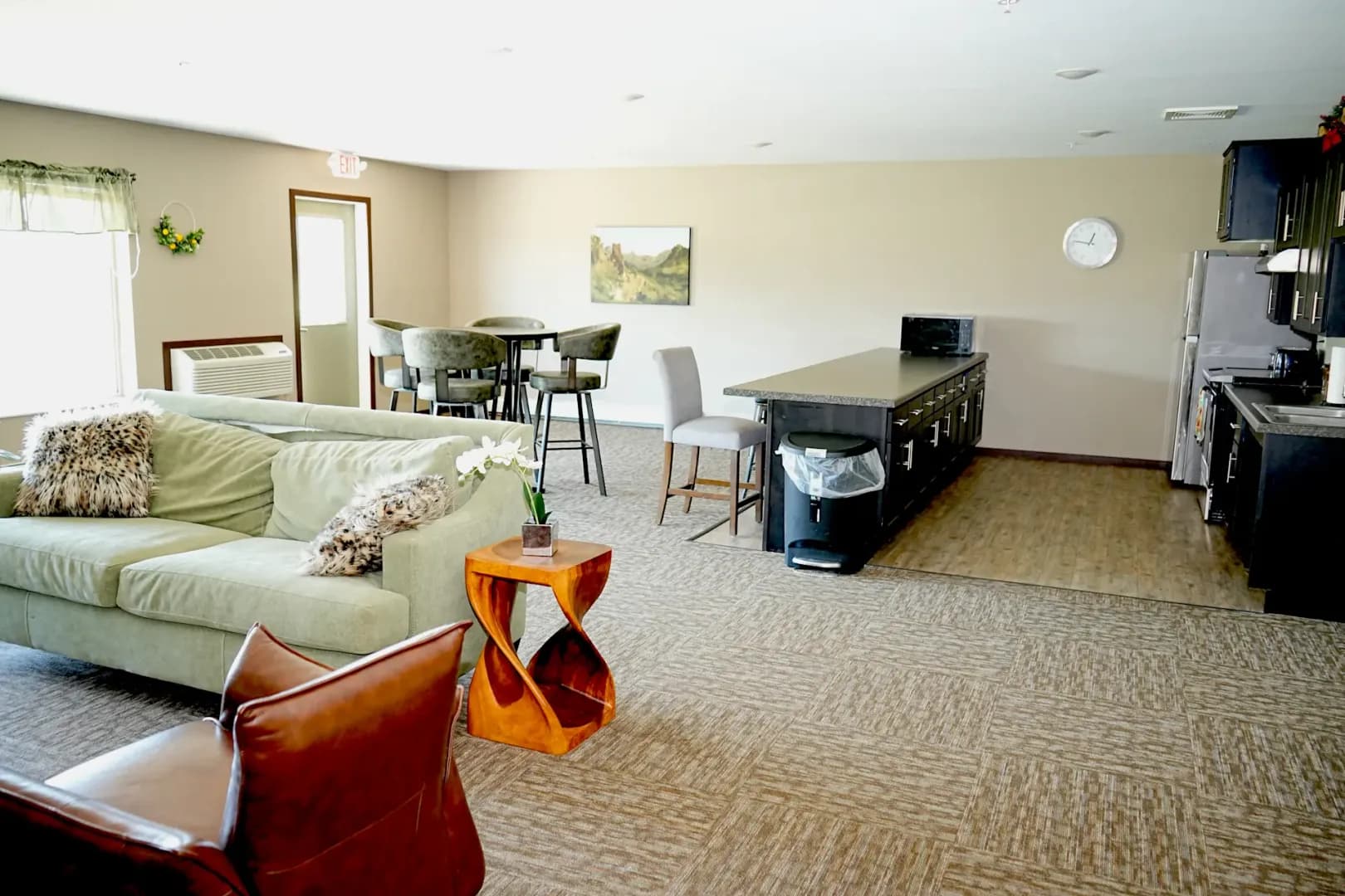 Glencoe Apartment: 2905 14th Street East