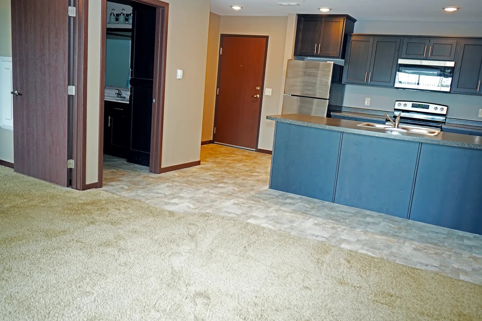 Glencoe Apartment: 2905 14th Street East