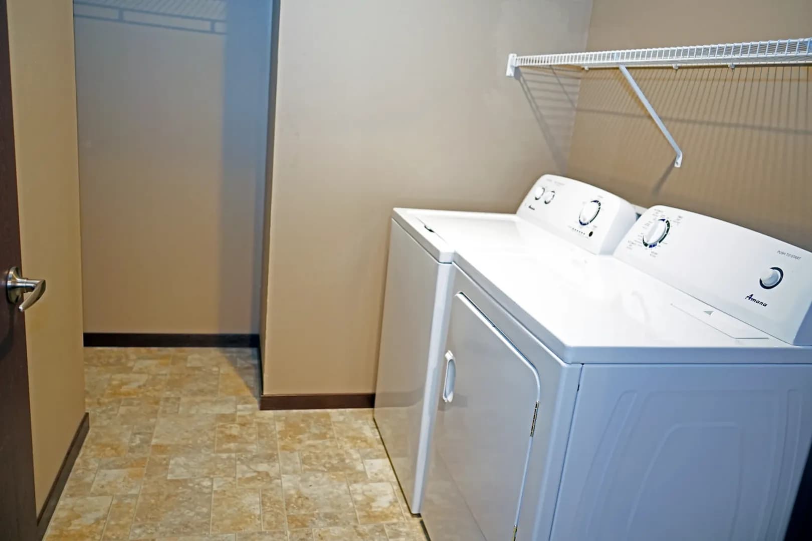 Glencoe Apartment: 2905 14th Street East
