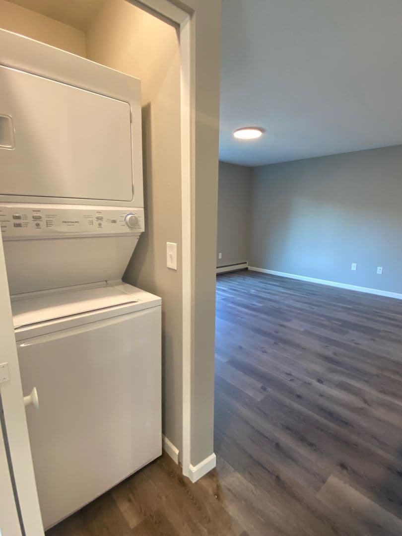 Dassel Apartment: 451 Erickson Way