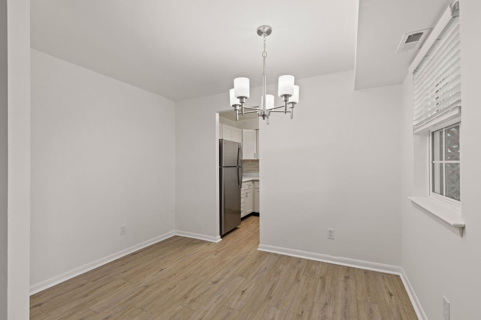 Edwardsville Apartment: 200 Gateway Drive