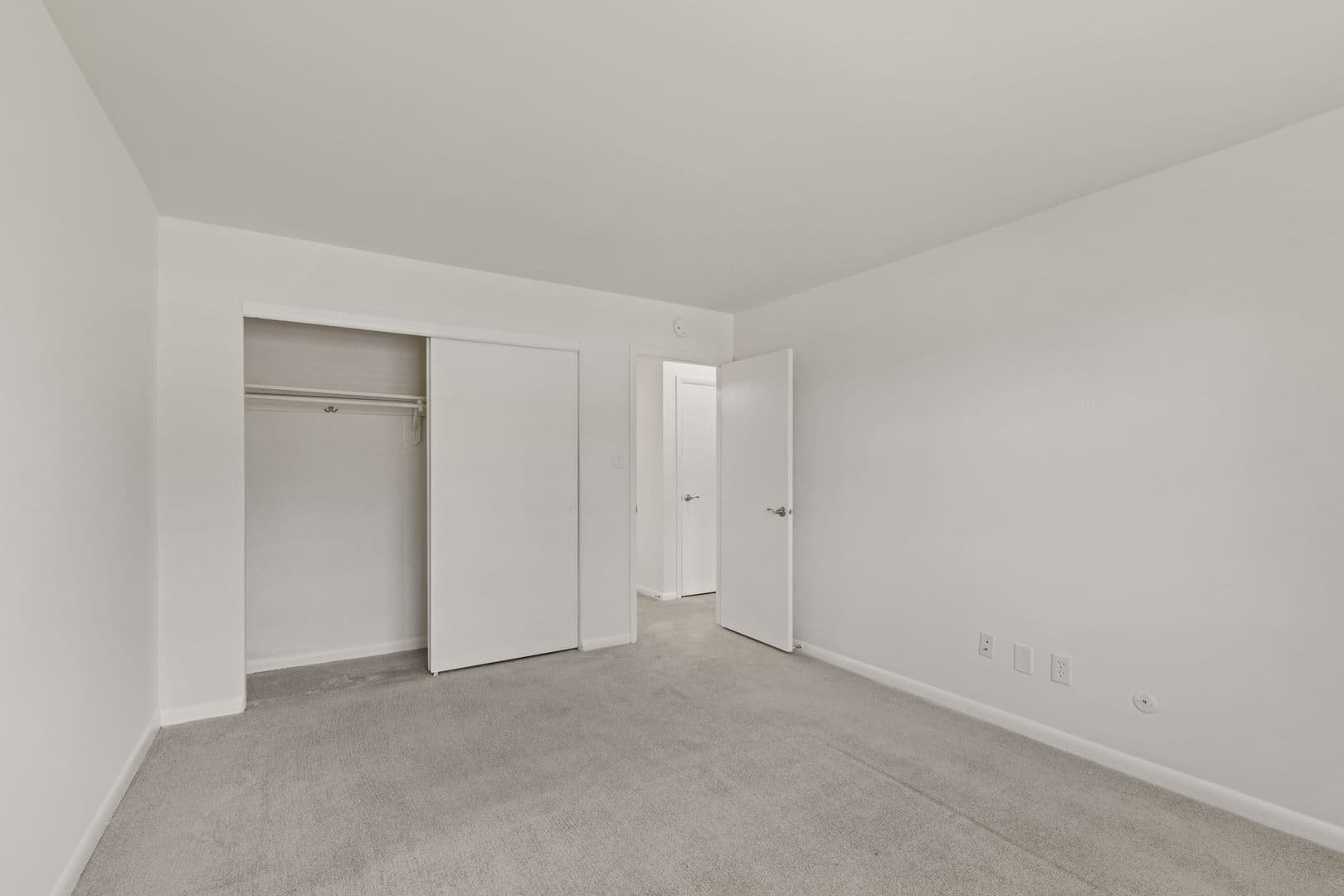 Edwardsville Apartment: 200 Gateway Drive