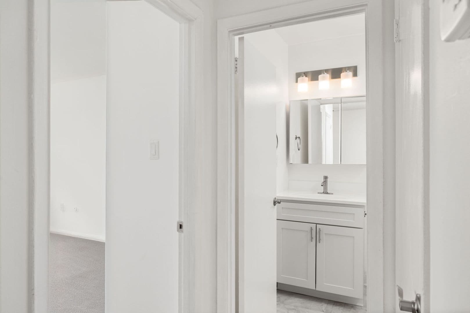 Edwardsville Apartment: 200 Gateway Drive