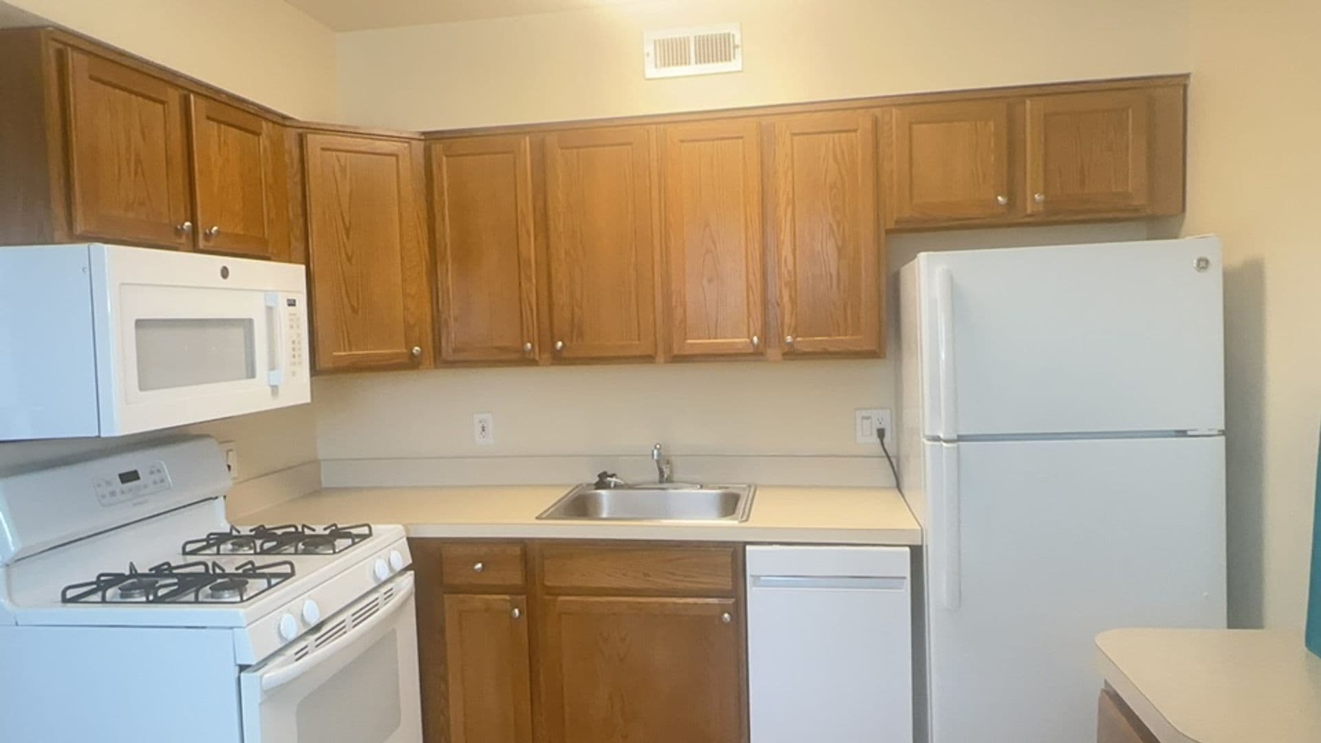 Edwardsville Apartment: 200 Gateway Drive