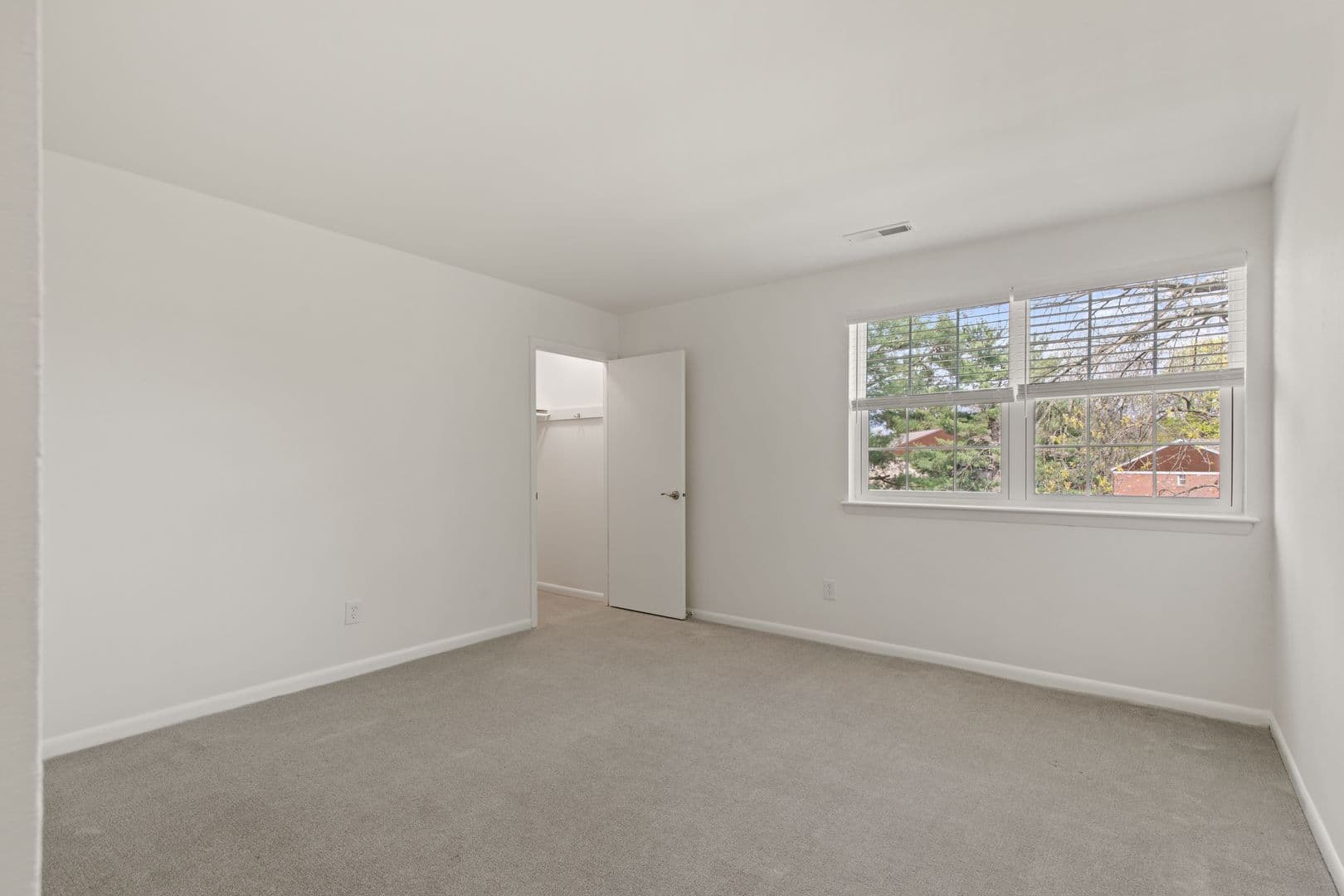 Edwardsville Apartment: 200 Gateway Drive