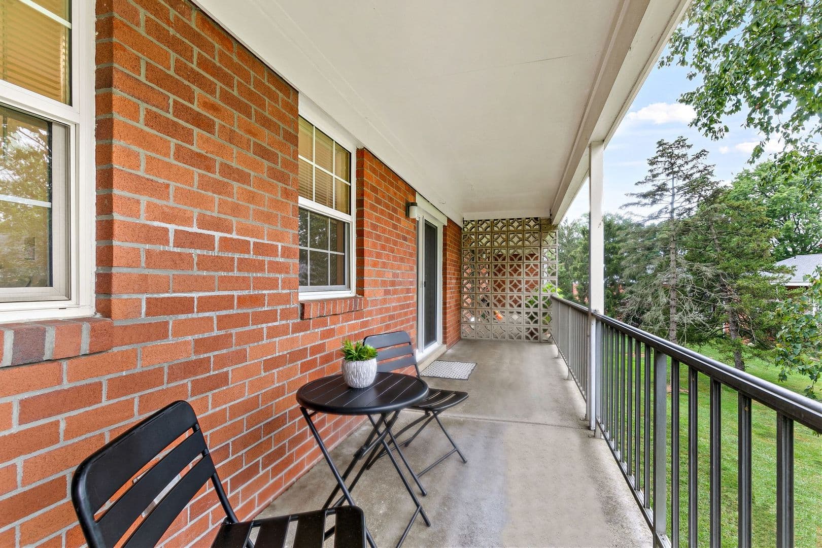 Edwardsville Apartment: 200 Gateway Drive