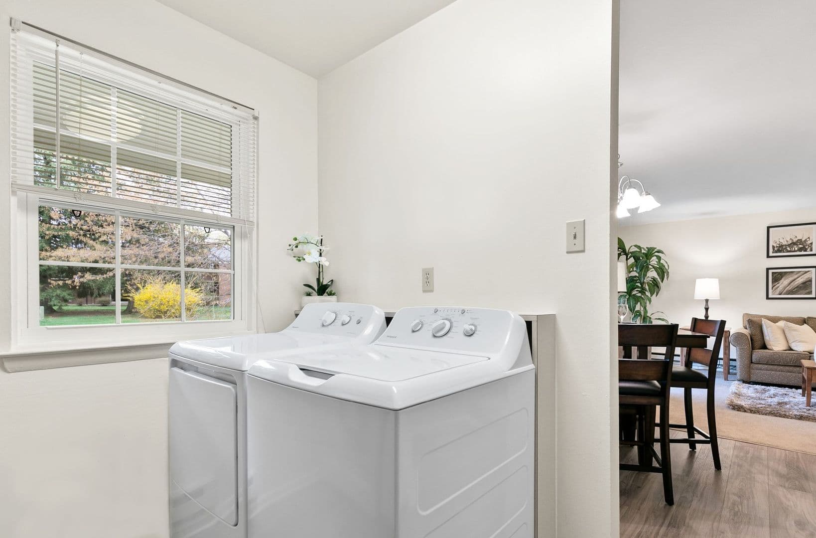 Edwardsville Apartment: 200 Gateway Drive