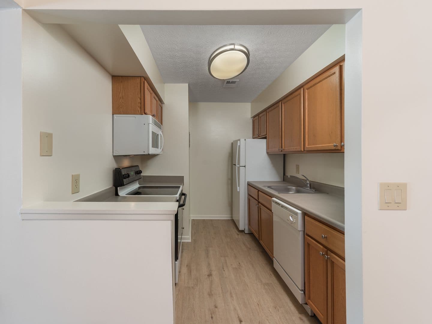 Huntington Apartment: 6275 Country Club Drive