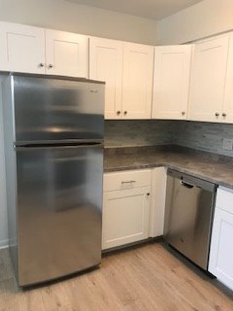 Edwardsville Apartment: 200 Gateway Drive
