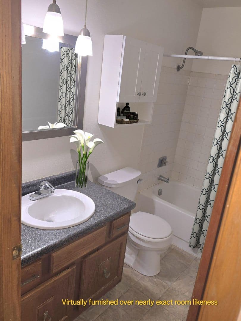 Pewaukee Apartment: 1373 Meadowcreek Dr.