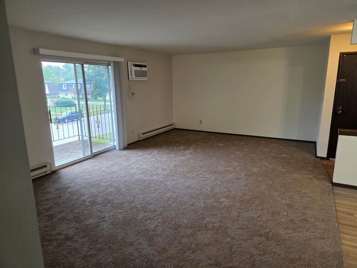 Pewaukee Apartment: 1323 Meadowcreek Dr.