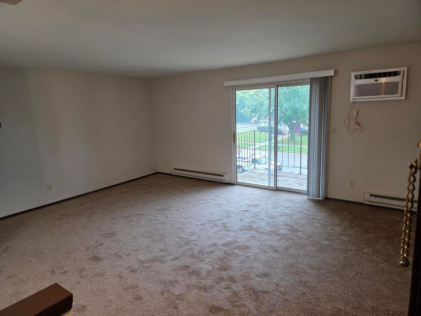 Pewaukee Apartment: 1323 Meadowcreek Dr.