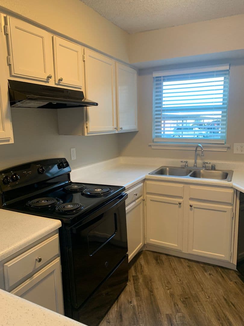 Lubbock Apartment: 7001 Utica Ave