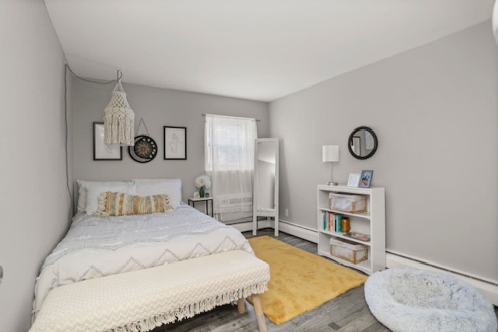 Stratford Apartment: 1126 Stratford Avenue