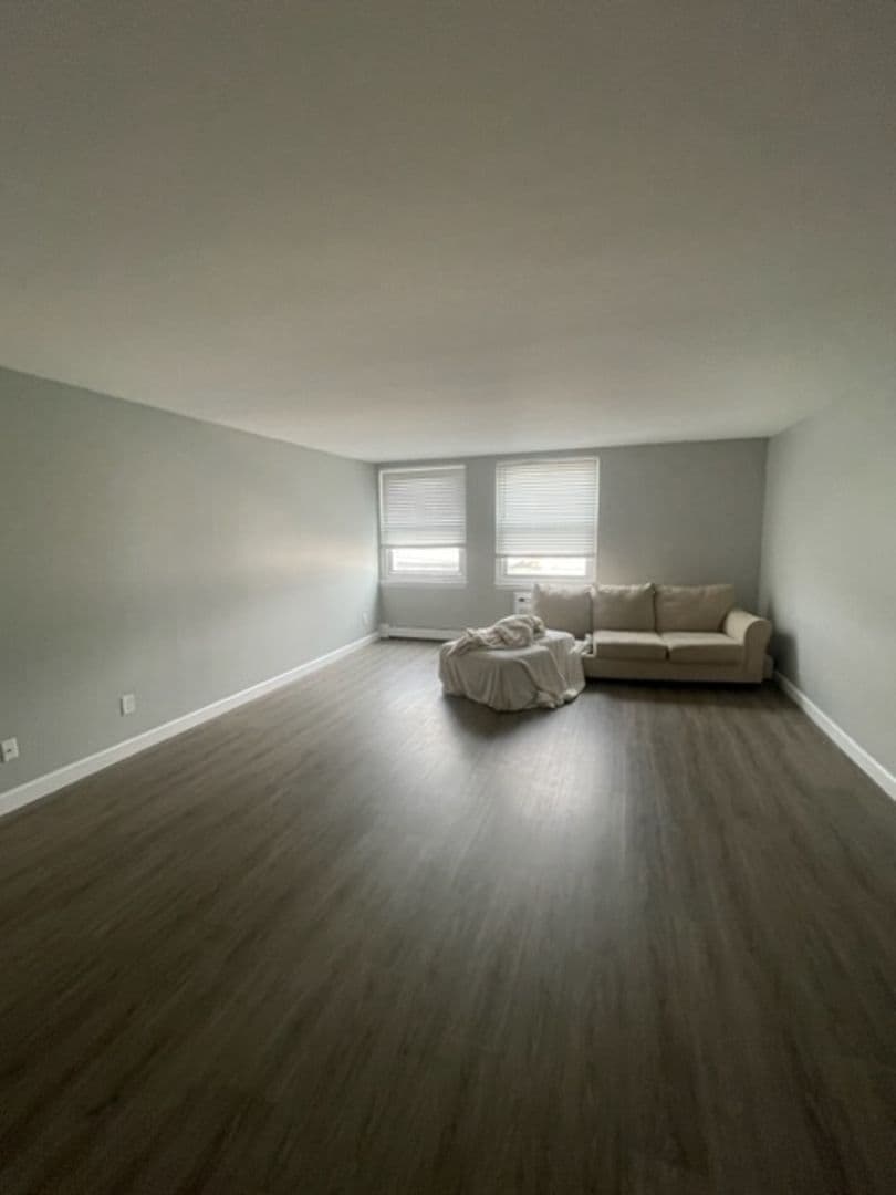 Stratford Apartment: 490-498 Sherwood Place