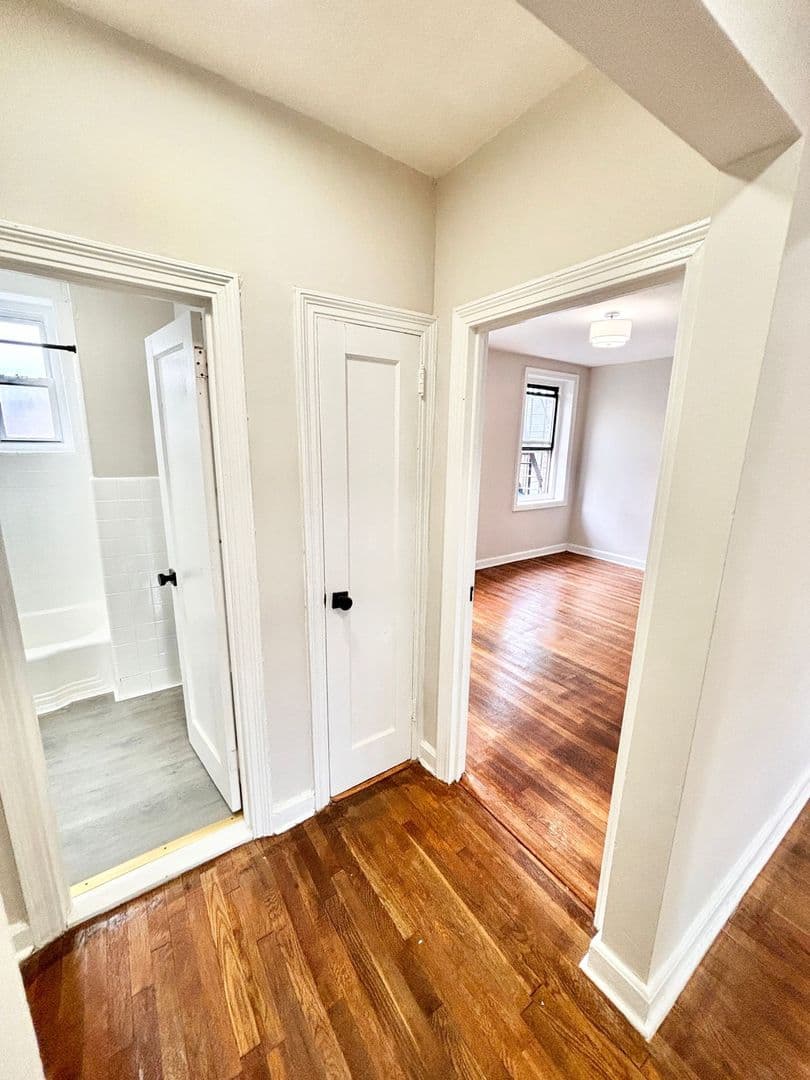 East Orange, Apartment: 162 Park Avenue