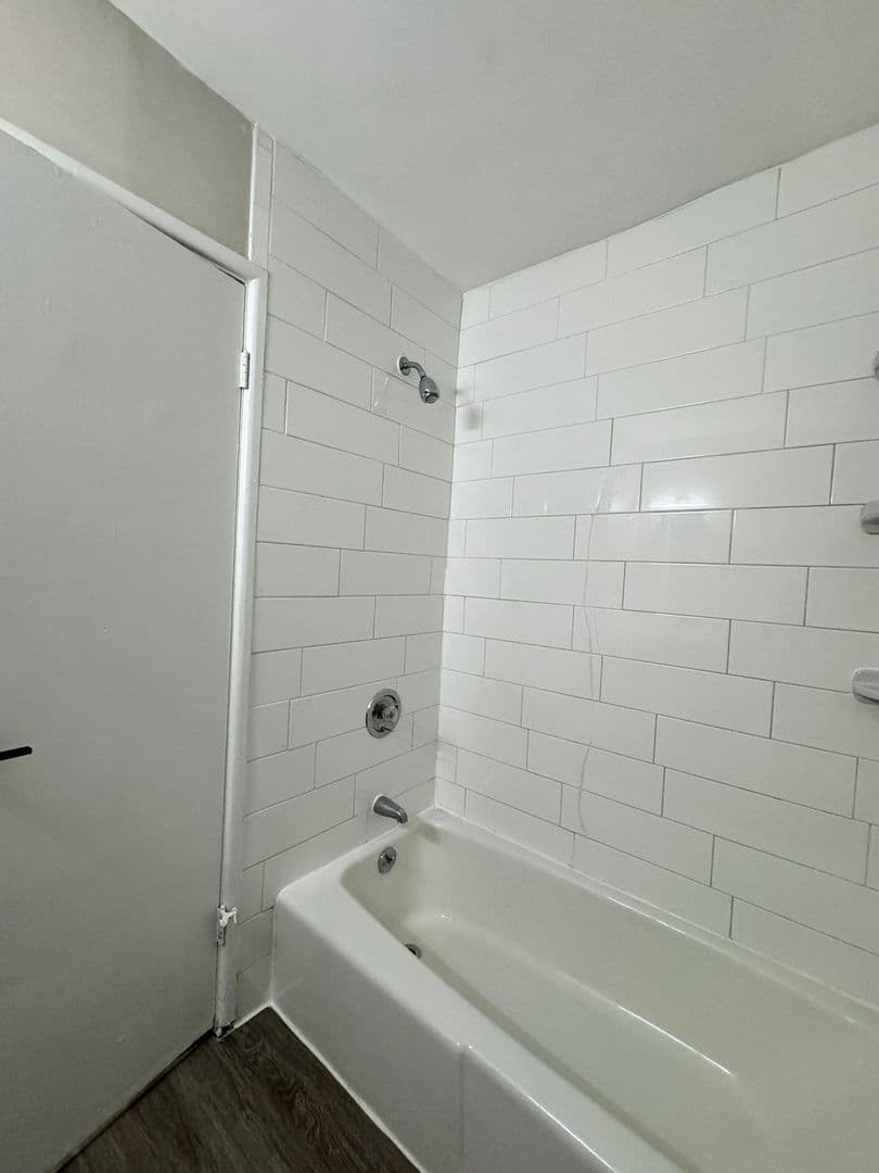 Stratford Apartment: 490-498 Sherwood Place