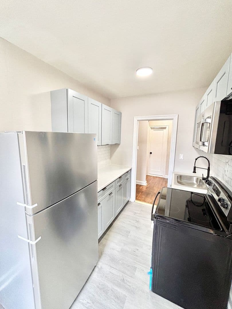 East Orange, Apartment: 162 Park Avenue