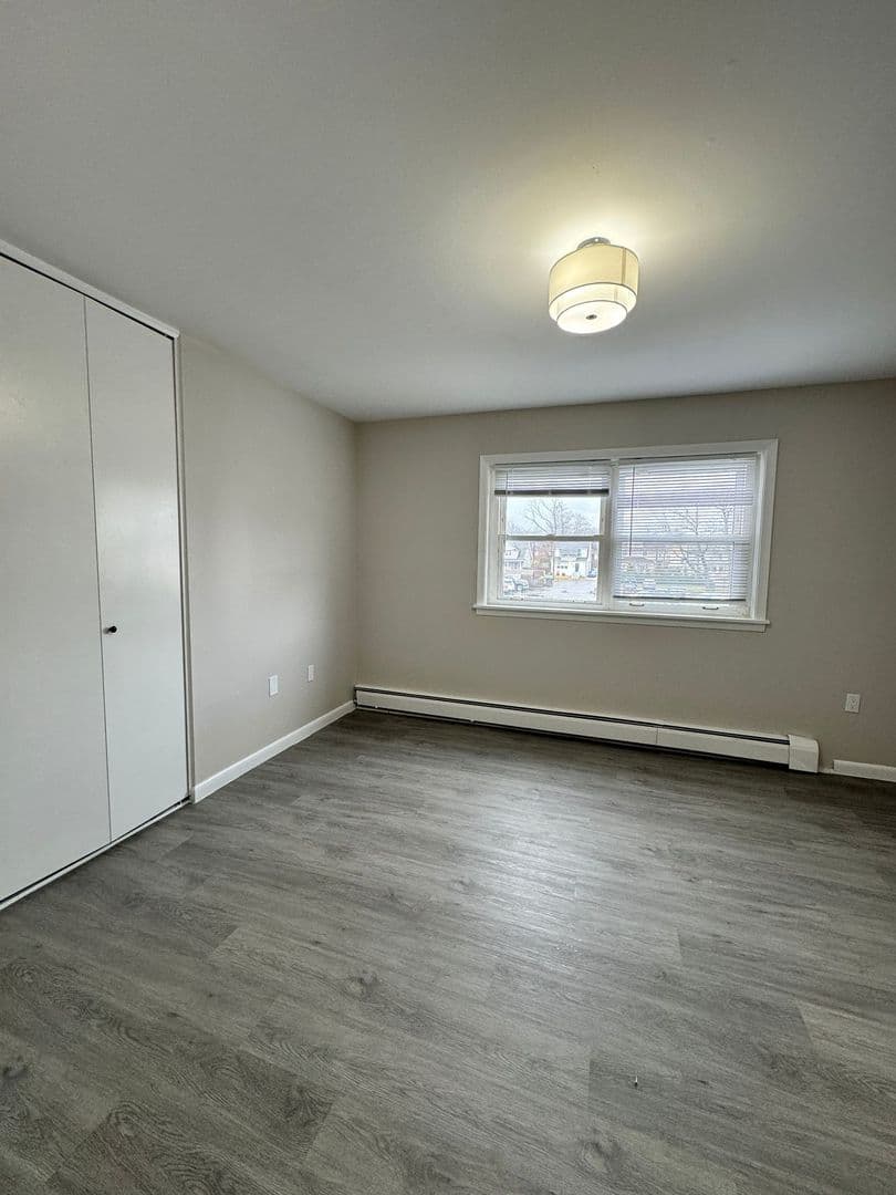 Stratford Apartment: 490-498 Sherwood Place