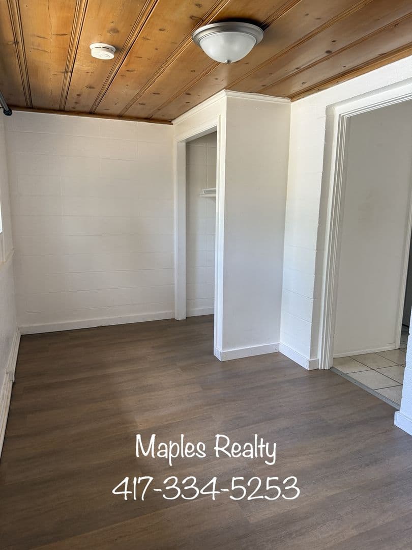 Rockaway Beach Apartment: 152 Lotus Avenue