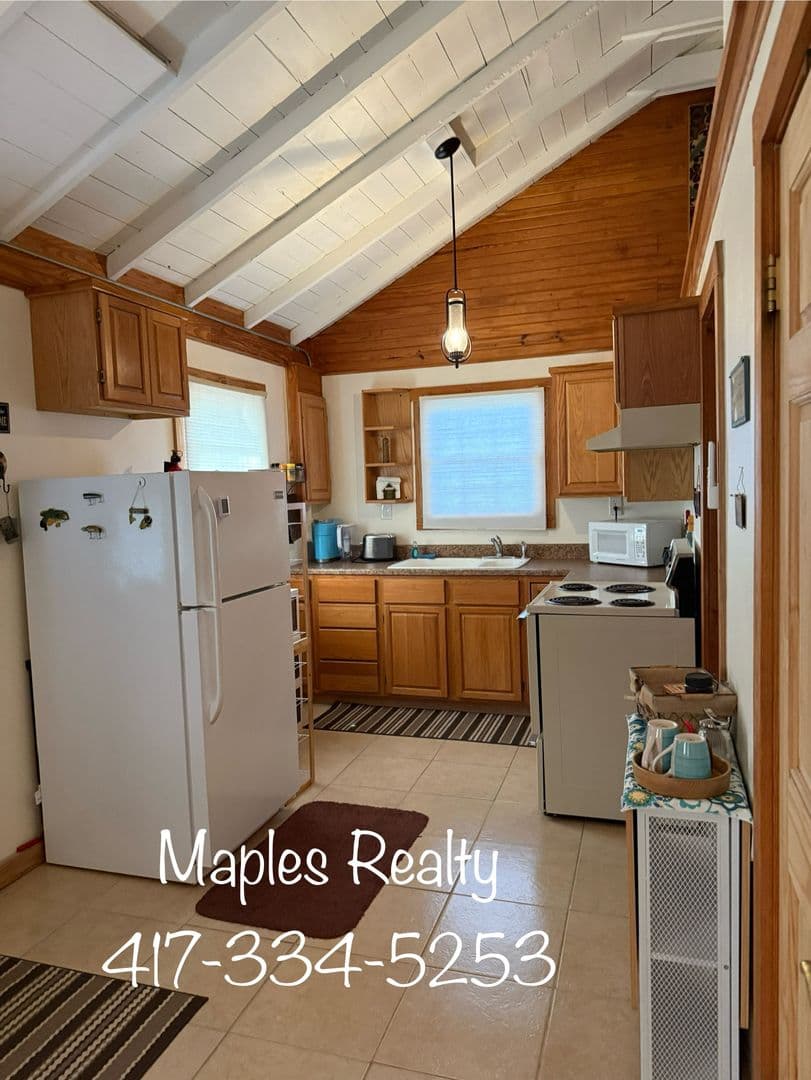Rockaway Beach House: 185 Wildflower Avenue