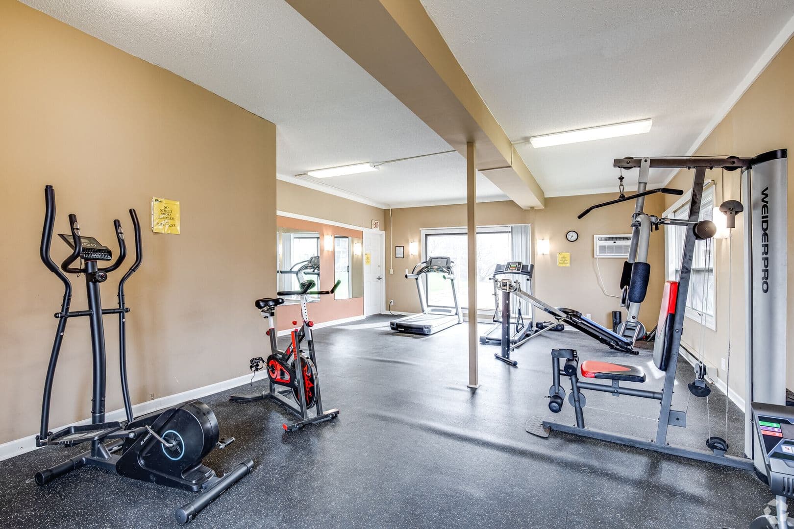 Excelsior Apartment: 832 3rd Ave S