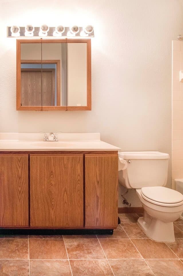 St. Bonifacius Apartment: 4075 Tower St