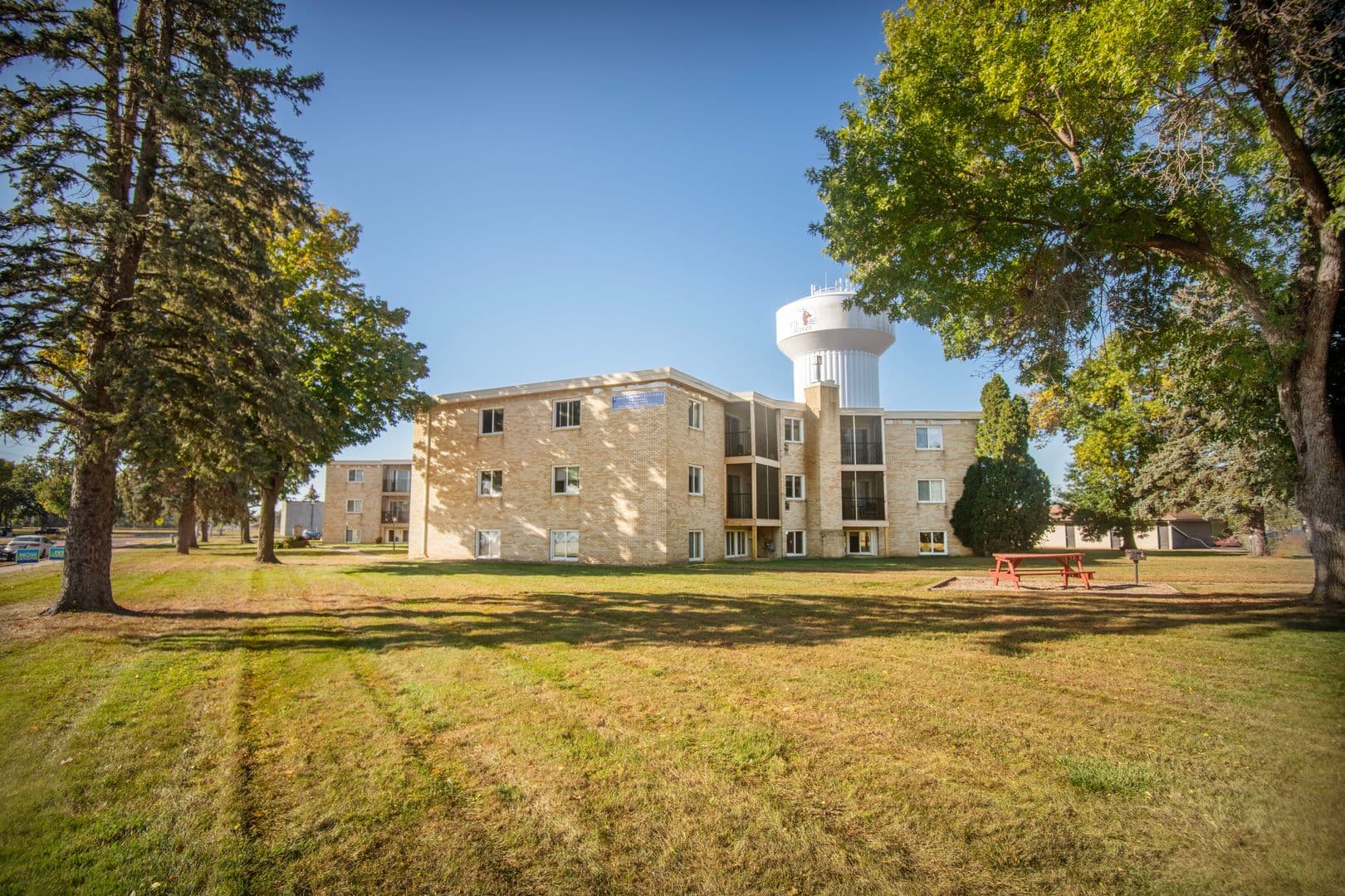 Elk River Apartment: 18594 Gary St