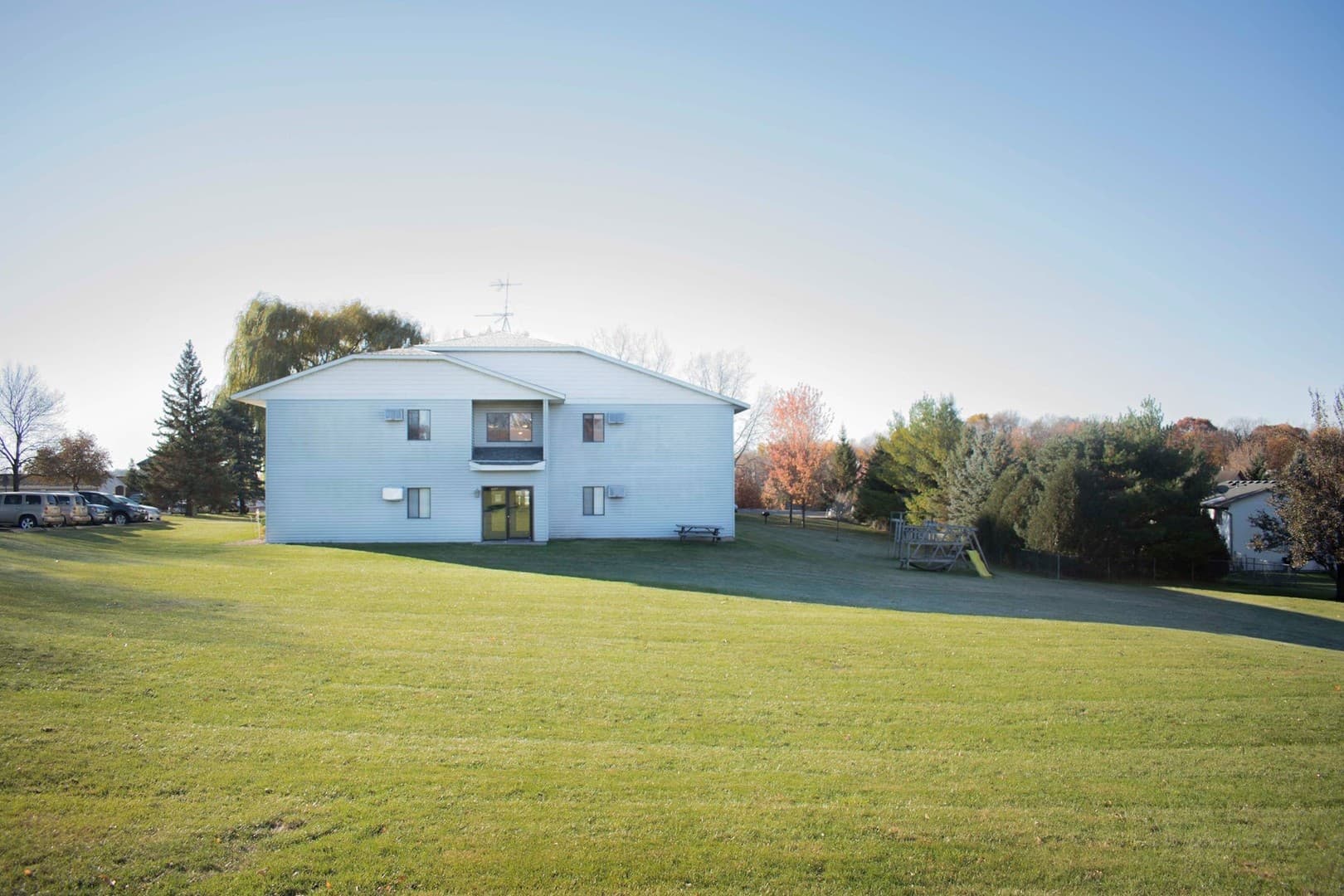 St. Bonifacius Apartment: 4075 Tower St