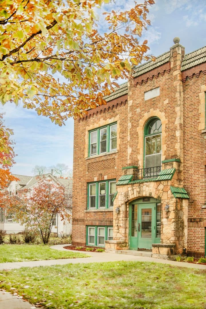 Minneapolis Apartment: 4422 Nicollet Avenue South