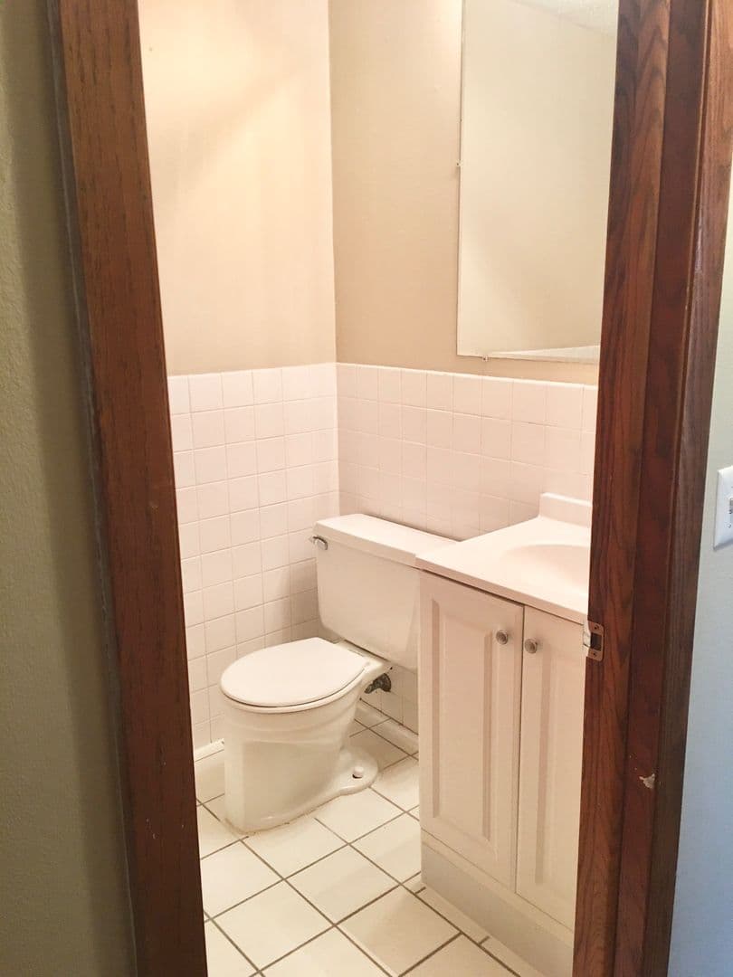 Elk River Apartment: 18594 Gary St