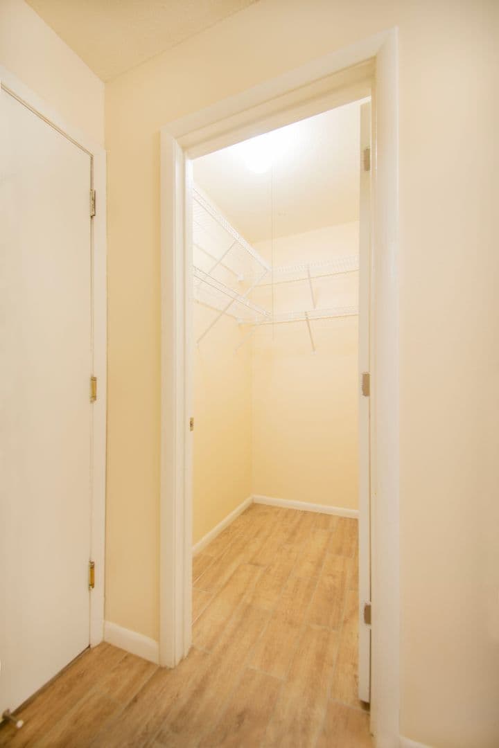 Excelsior Apartment: 832 3rd Ave S