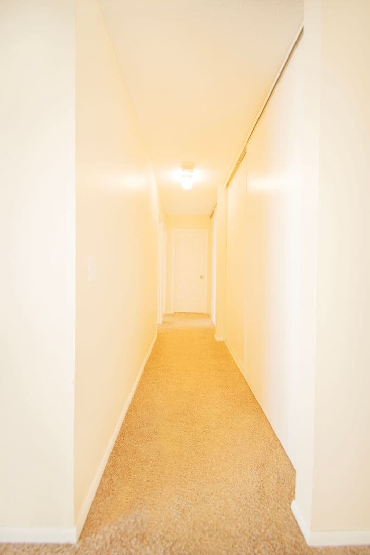 Plymouth Apartment: 17210 County Rd 6
