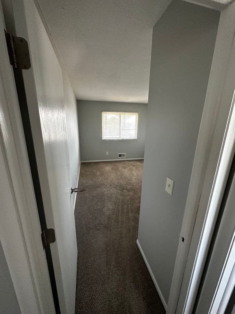 New Hope Apartment: 3501-3507 Hillsboro Ave N