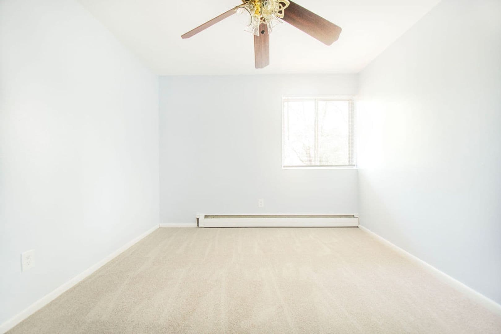 Richfield Apartment: 424 E 73rd St
