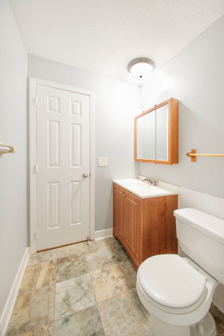 Chanhassen Apartment: 7721 Chanhassen Rd