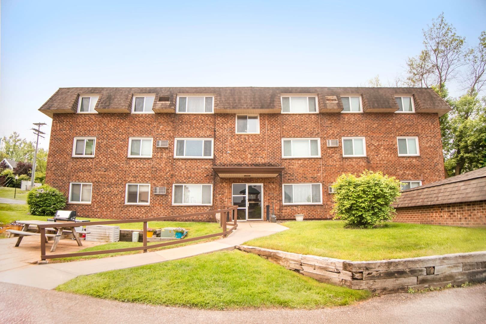 Waconia Apartment: 140 3rd Street West