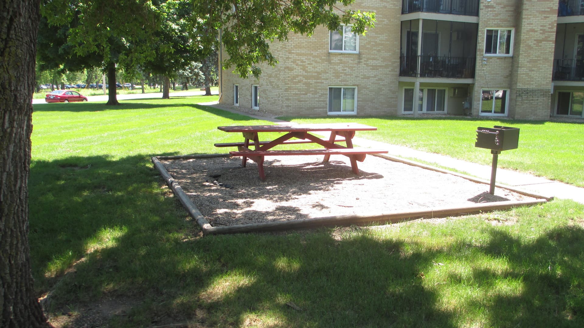 Elk River Apartment: 18594 Gary St