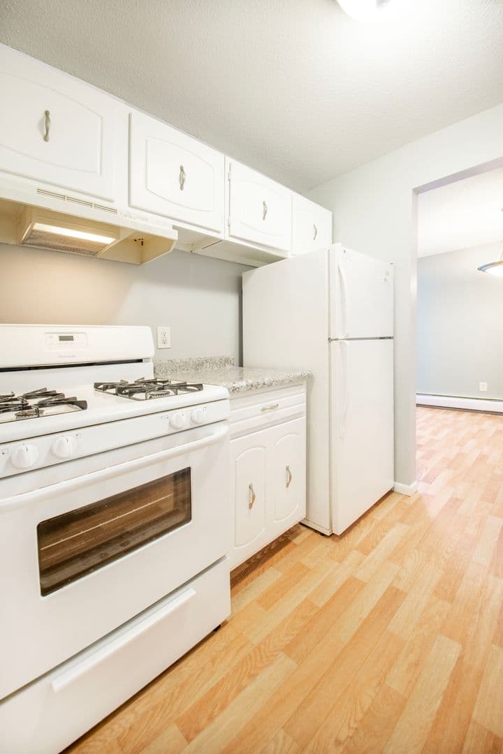 Chanhassen Apartment: 7721 Chanhassen Rd