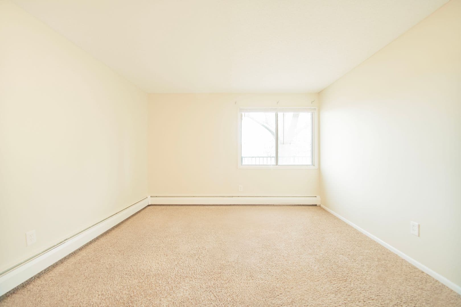 Chanhassen Apartment: 7721 Chanhassen Rd