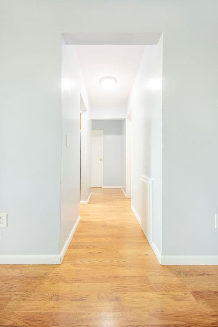 Richfield Apartment: 424 E 73rd St