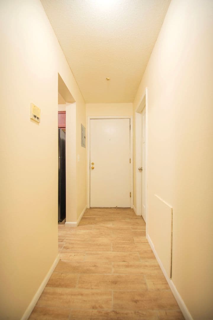 Excelsior Apartment: 832 3rd Ave S