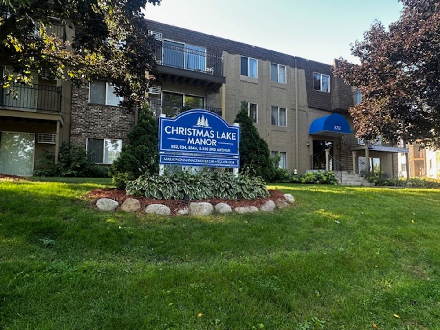 Excelsior Apartment: 832 3rd Ave S