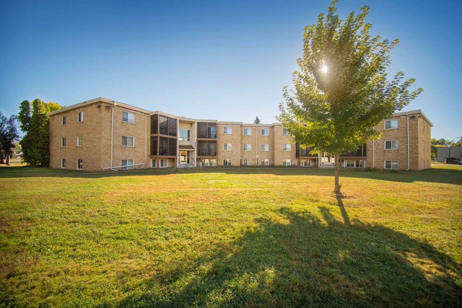 Elk River Apartment: 18594 Gary St