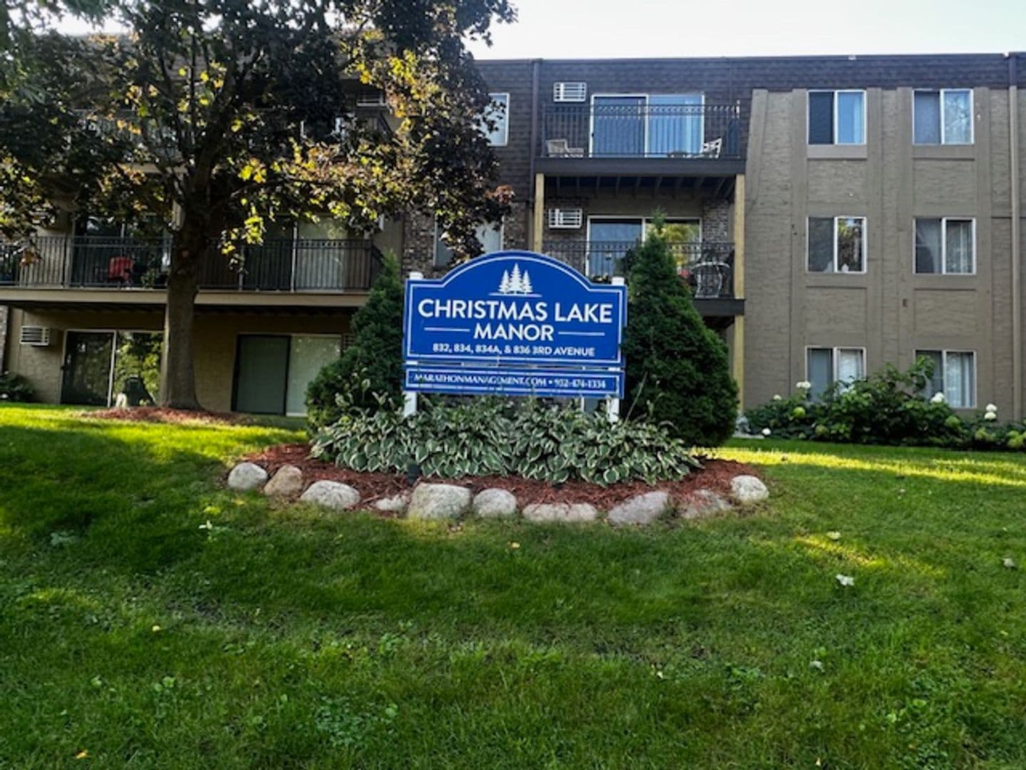 Excelsior Apartment: 832 3rd Ave S