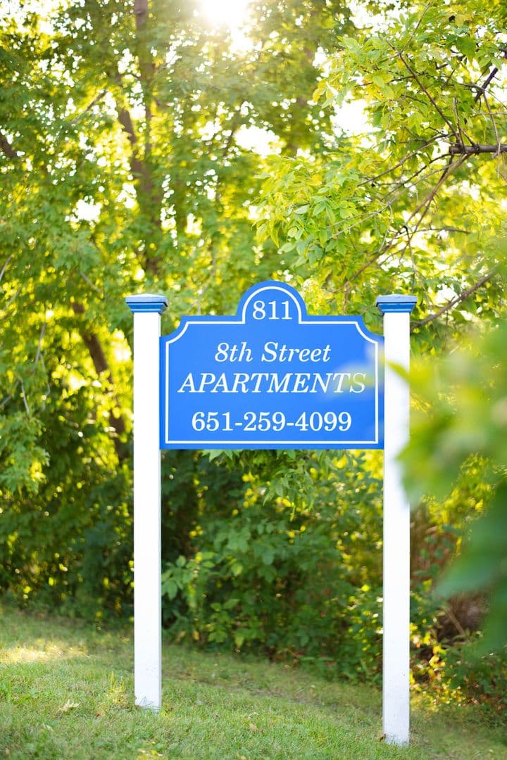 Farmington Apartment: 811 - 8th Street