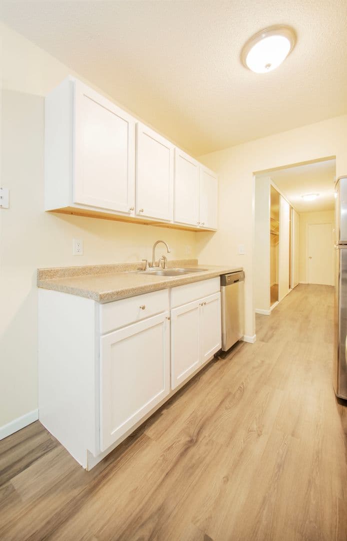 Excelsior Apartment: 840 3rd Avenue