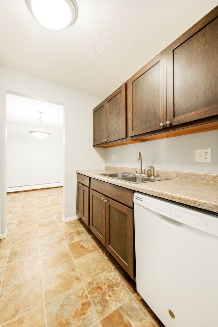 Chanhassen Apartment: 7721 Chanhassen Rd