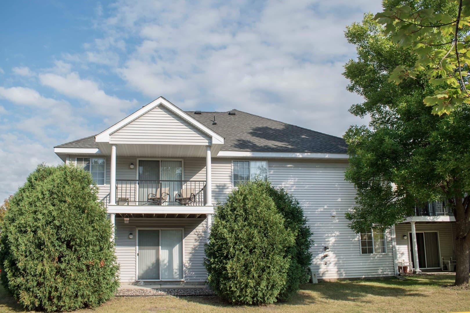 Plymouth Apartment: 4075 Lancaster Ln