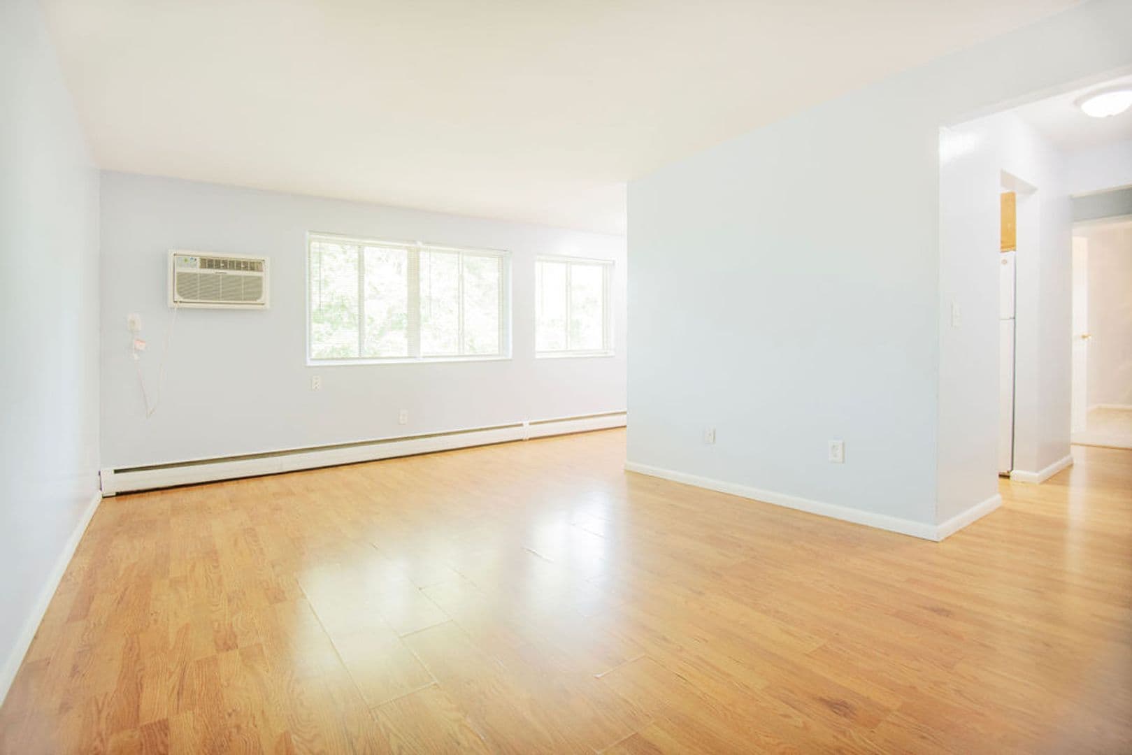 Richfield Apartment: 424 E 73rd St